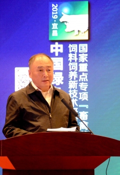 安琪董事長(zhǎng)_副本.jpg