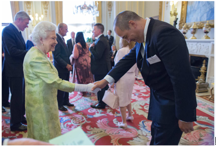 安彭利榮獲2015年英國女王企業成就獎